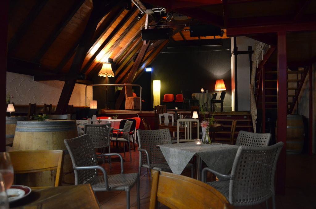 Hotel "Cafe Verkehrt" - Wellcome Motorbiker, Berufsleute Und Reisende Im Schwarzwald Oberhof  Luaran gambar